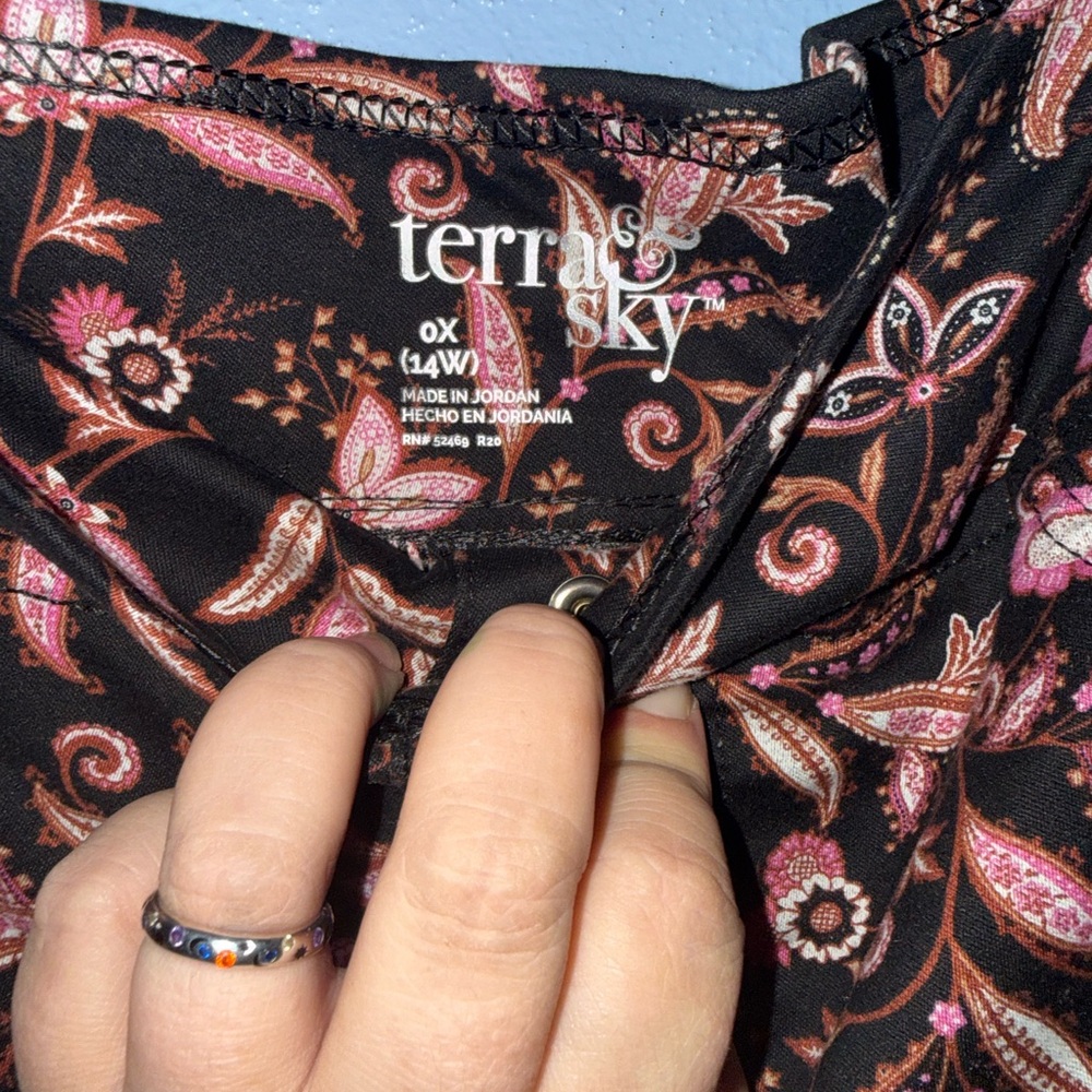 Terra & Sky Black and Pink Paisley Pants - Picture 3 of 7